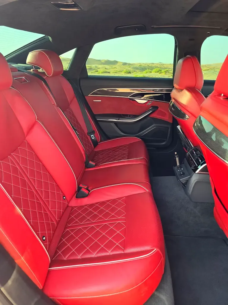 Audi S8 4.0 AT 4WD (571 حصان) - 15