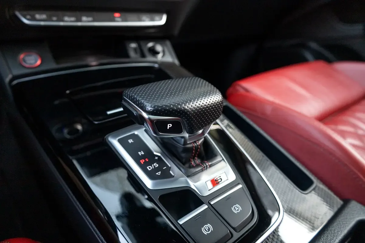 Audi SQ5 3.0 AT 4WD (354 حصان) - 19