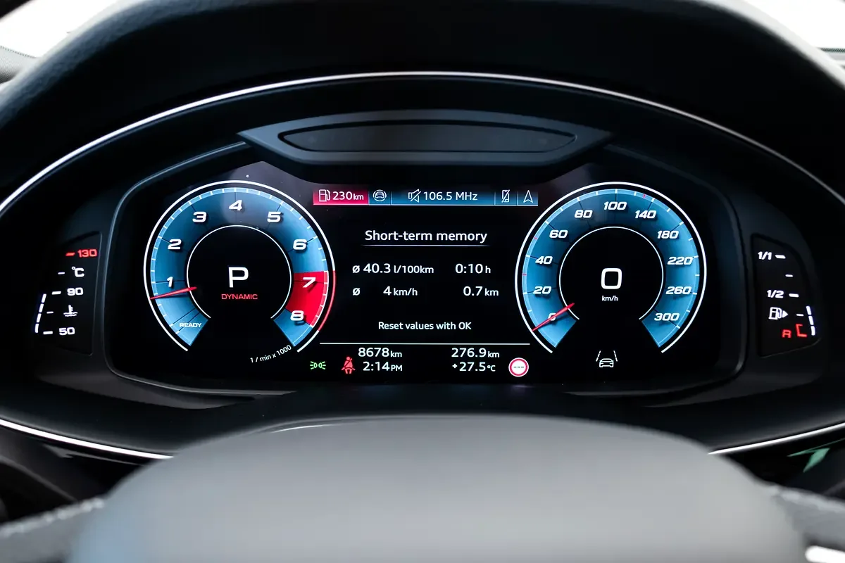 Audi SQ7 4.0 AT AWD (507 حصان) - 9