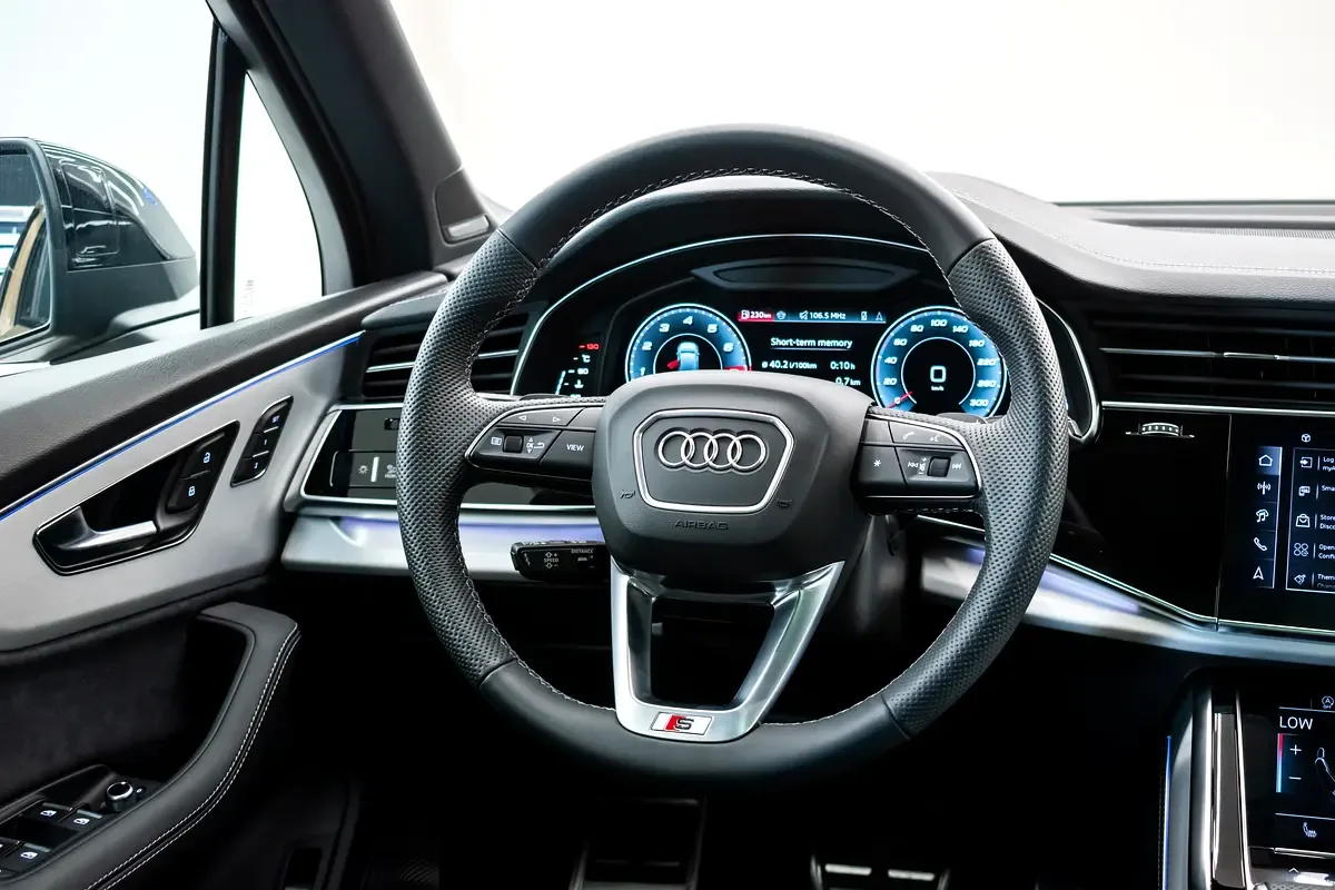 Audi SQ7 4.0 AT AWD (507 حصان) - 8