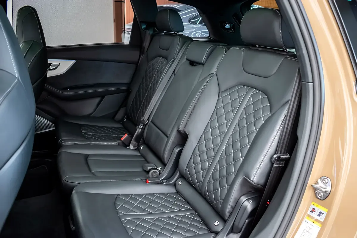 Audi SQ7 4.0 AT AWD (507 حصان) - 14