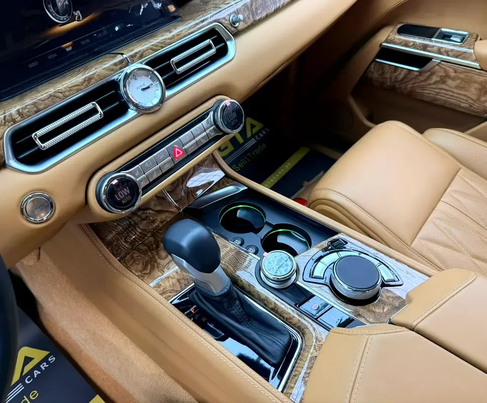 Aurus Senat 4.4 AT AWD (598 hp) - 17