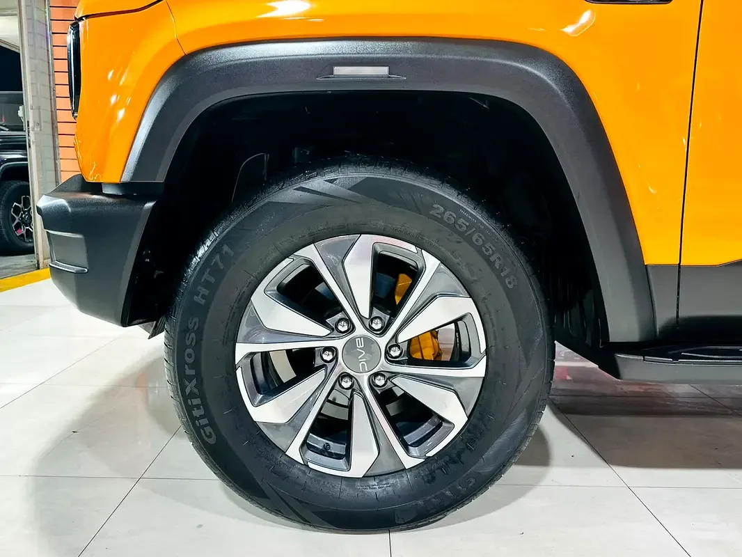 Baic BJ40 2.0 AT RWD (224 hp) - 13