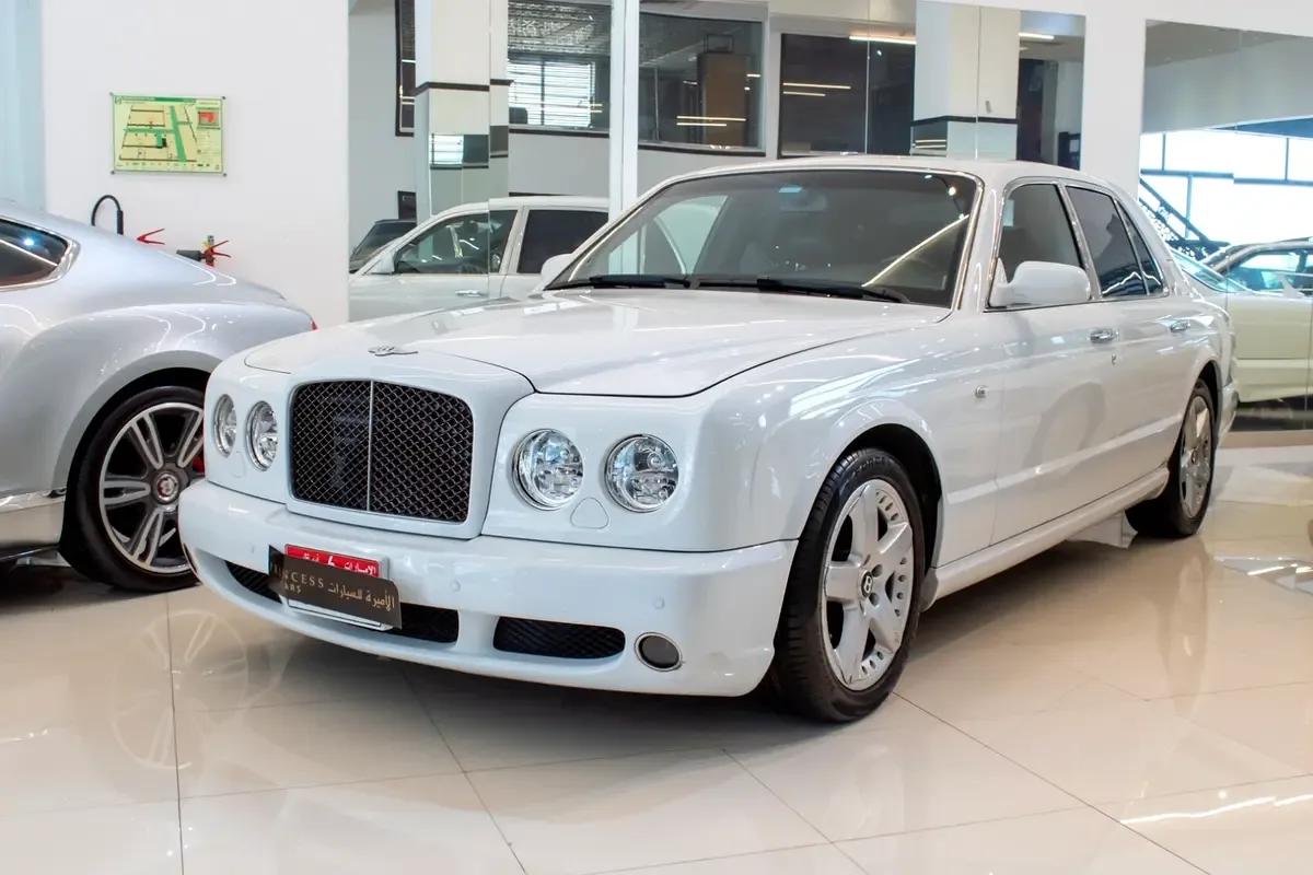 Bentley Arnage 6.8 AT (457 hp)