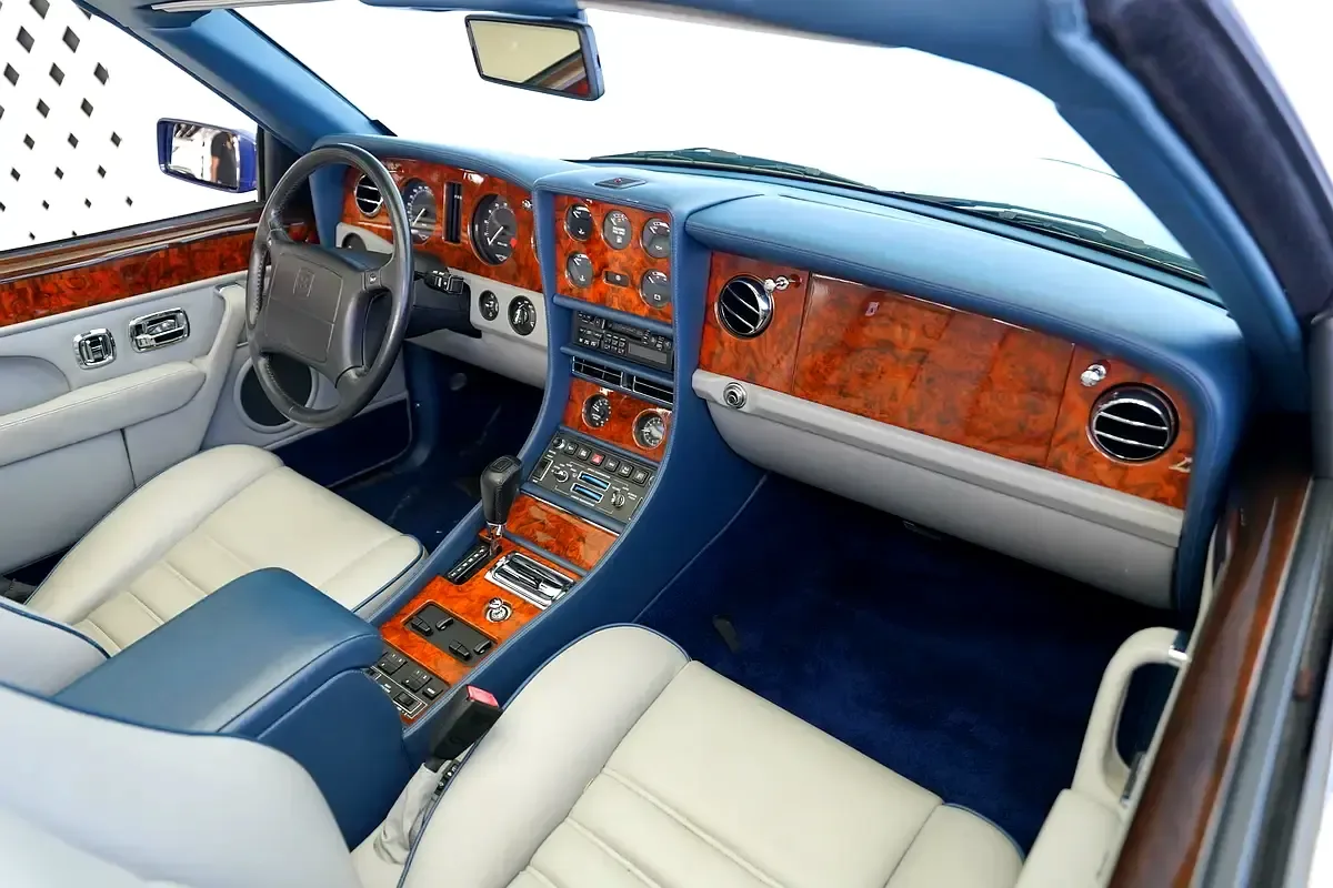 Bentley Azure 6.8 AT RWD (426 hp) - 15
