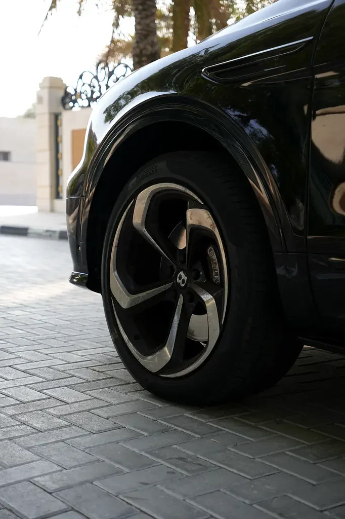 Bentley Bentayga 4.0 AT 4WD (550 hp) - 11