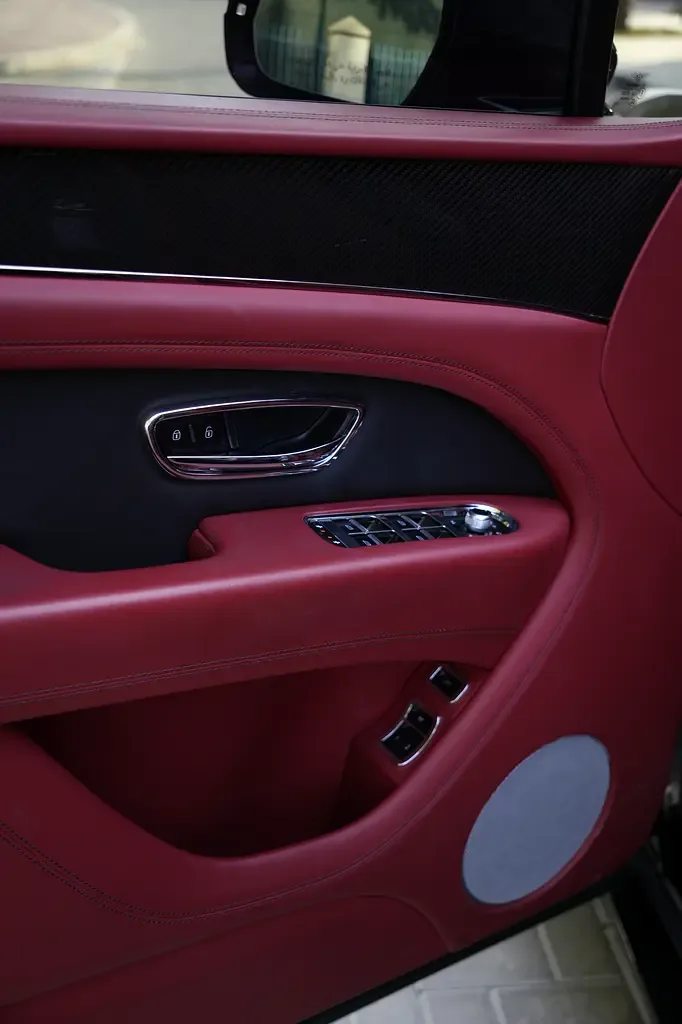 Bentley Bentayga 4.0 AT 4WD (550 hp) - 14