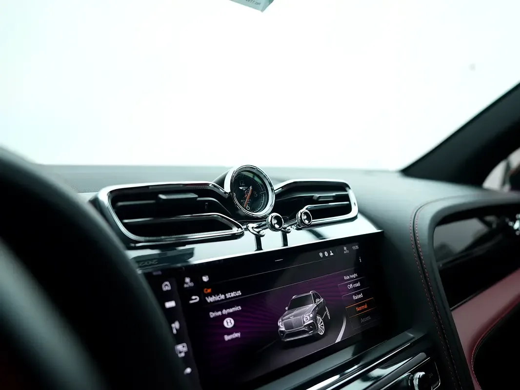 Bentley Bentayga 4.0 AT 4WD (550 hp) - 12