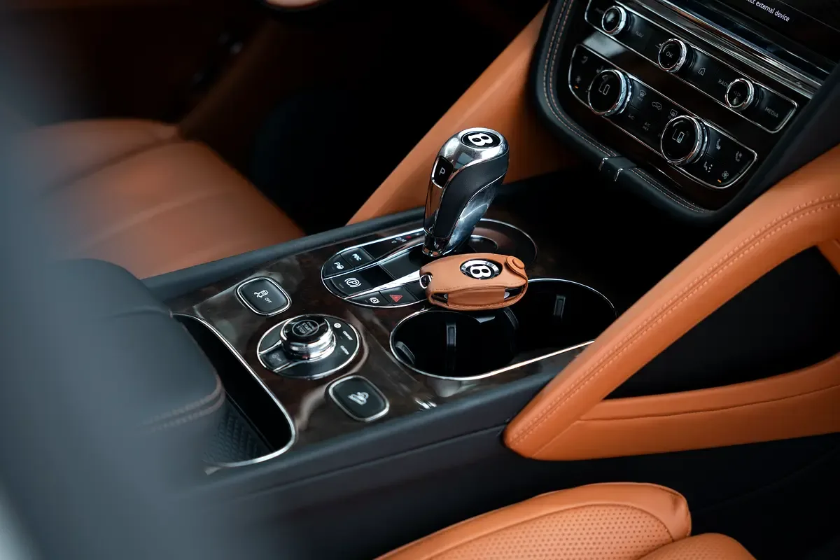Bentley Bentayga 4.0 AT 4WD (550 hp) - 12