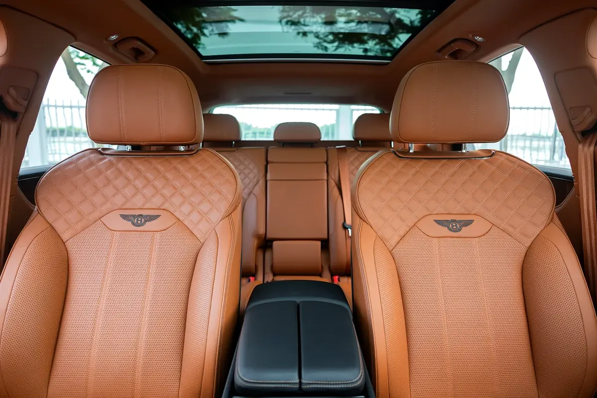 Bentley Bentayga 4.0 AT 4WD (550 hp) - 14