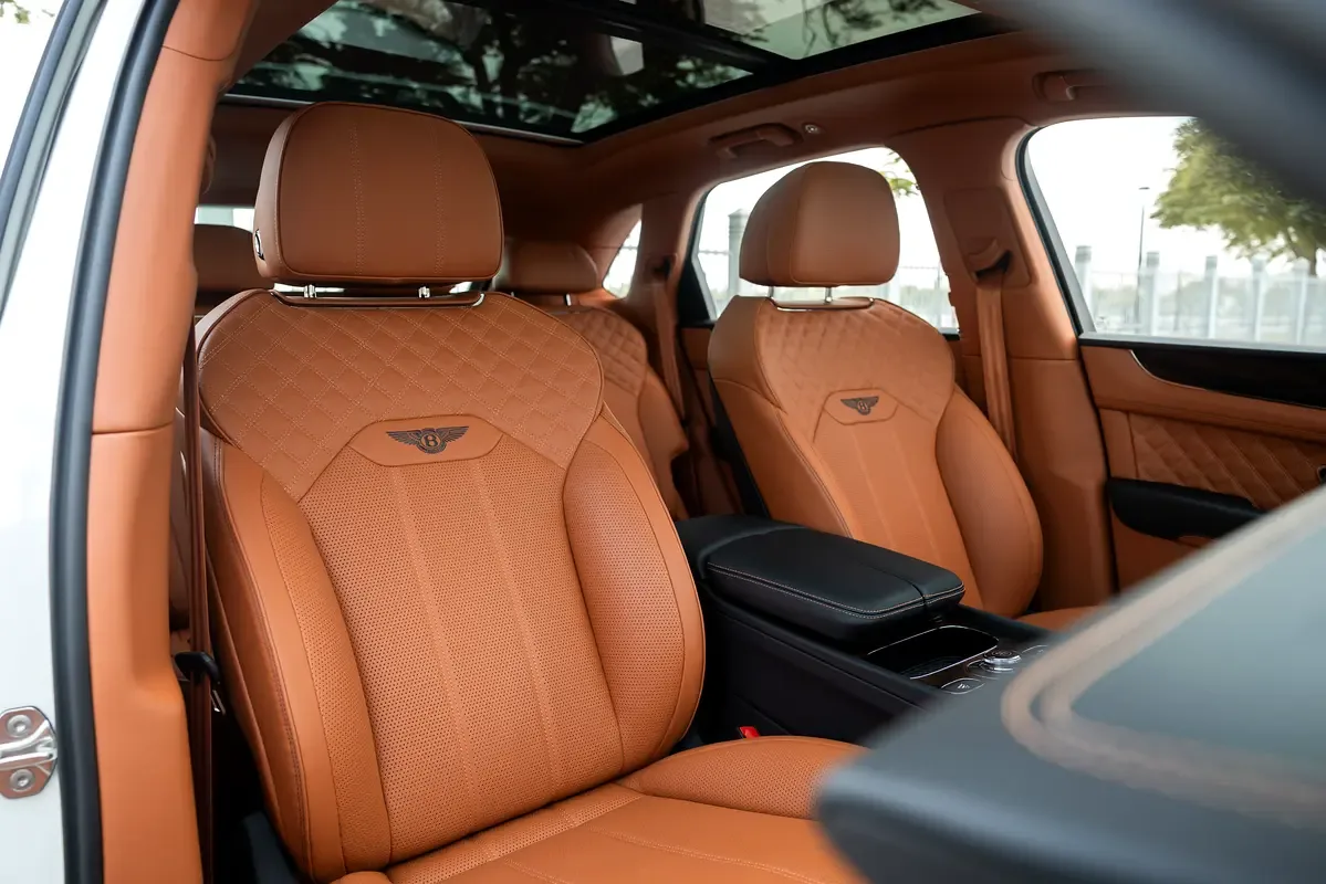 Bentley Bentayga 4.0 AT 4WD (550 hp) - 17