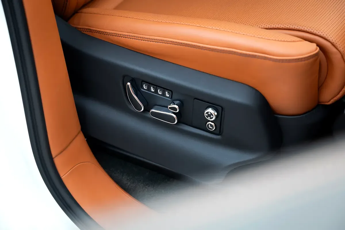 Bentley Bentayga 4.0 AT 4WD (550 hp) - 18
