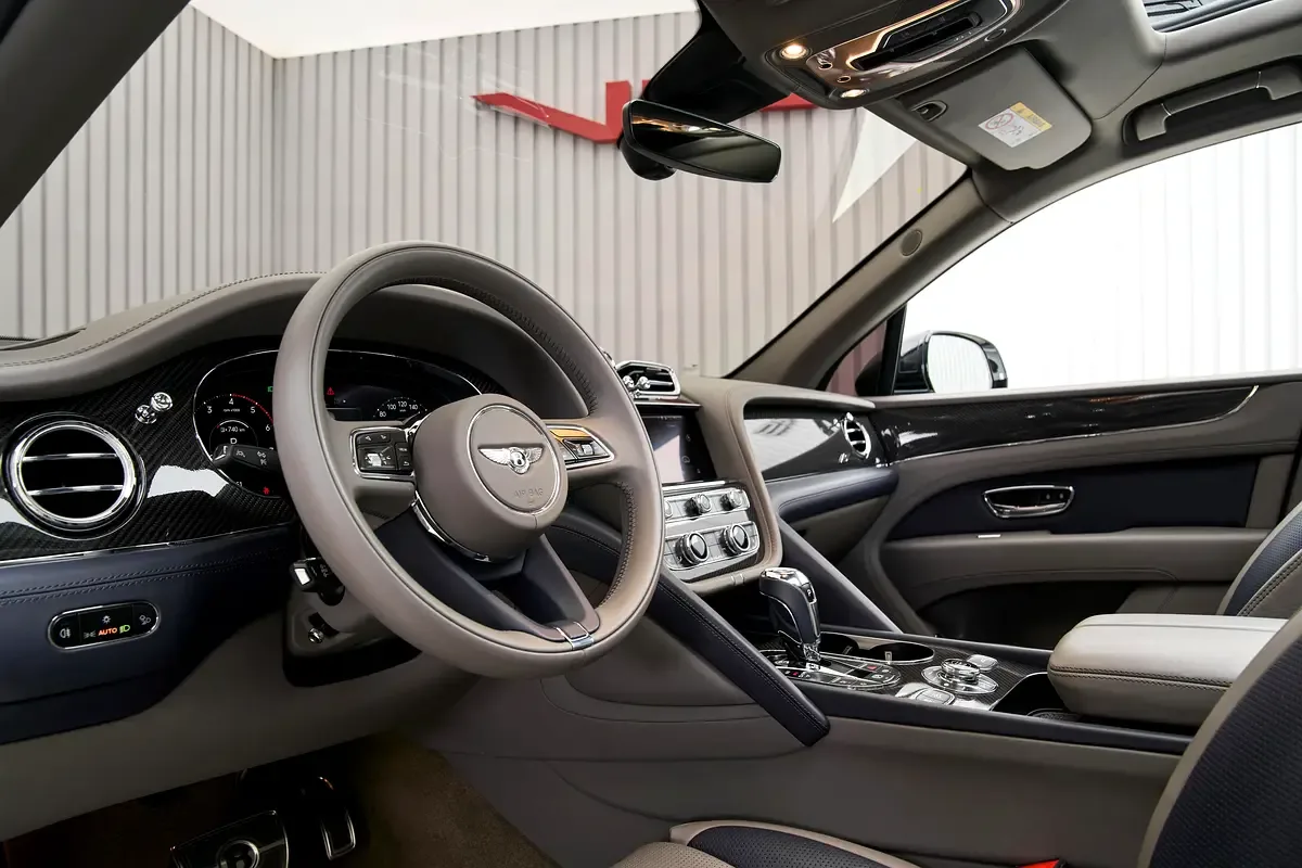 Bentley Bentayga 4.0 AT 4WD (550 hp) - 9