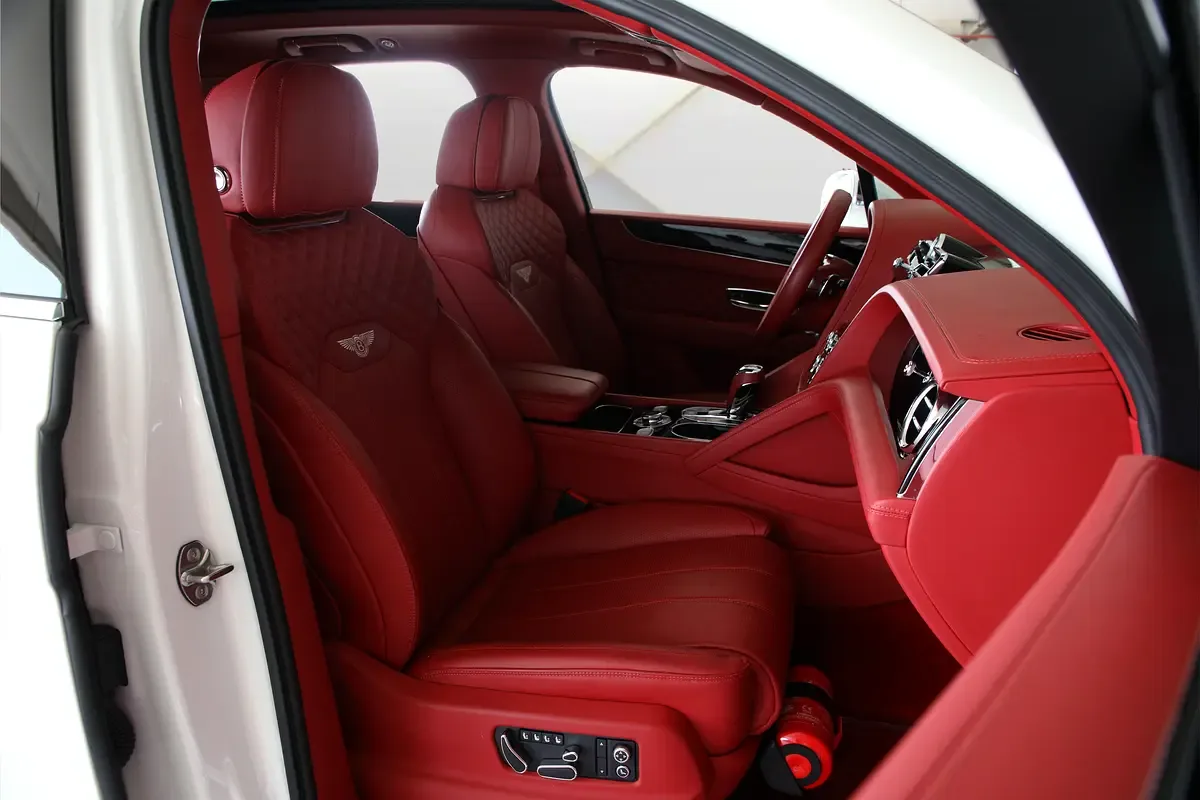 Bentley Bentayga 4.0 AT 4WD (550 hp) - 11