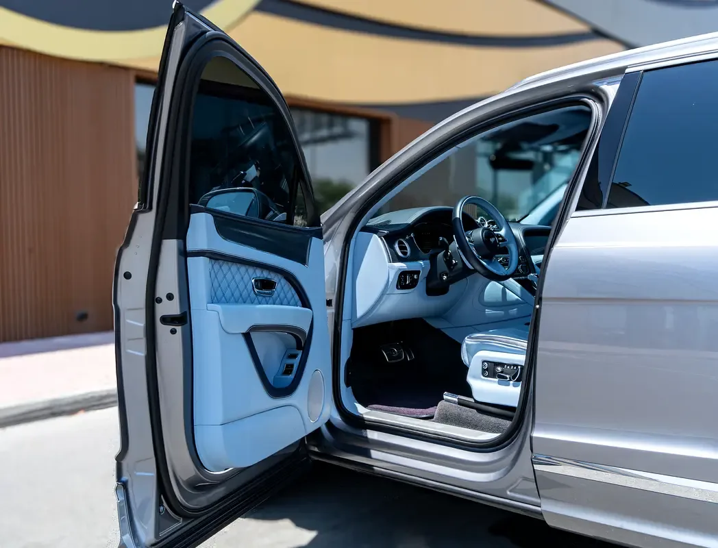 Bentley Bentayga 4.0 AT 4WD (550 حصان) - 10