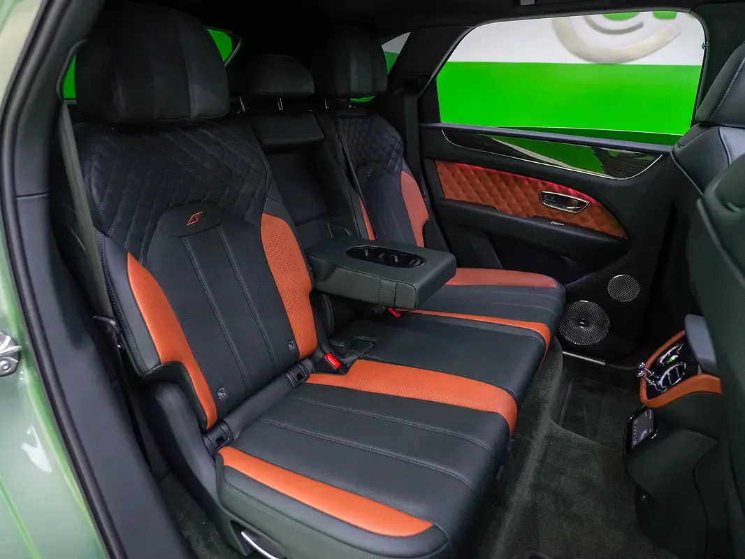 Bentley Bentayga 4.0 AT 4WD (550 hp) - 16