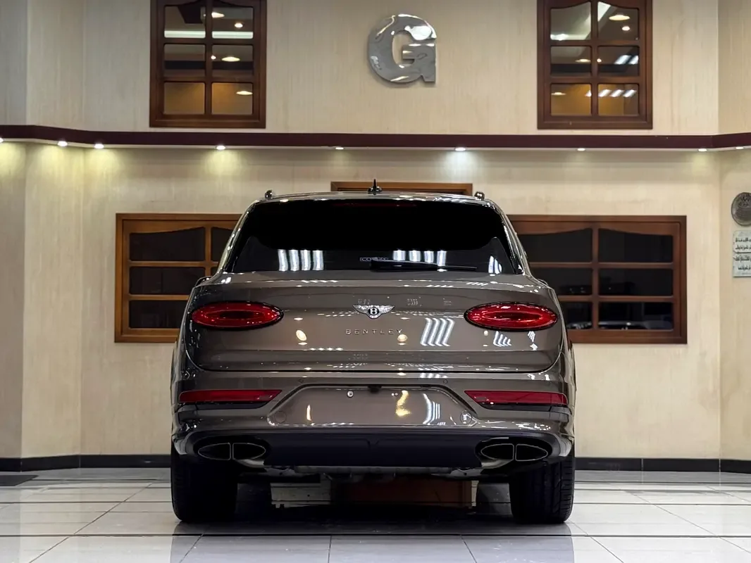 Bentley Bentayga 4.0 AT 4WD (550 حصان) - 4