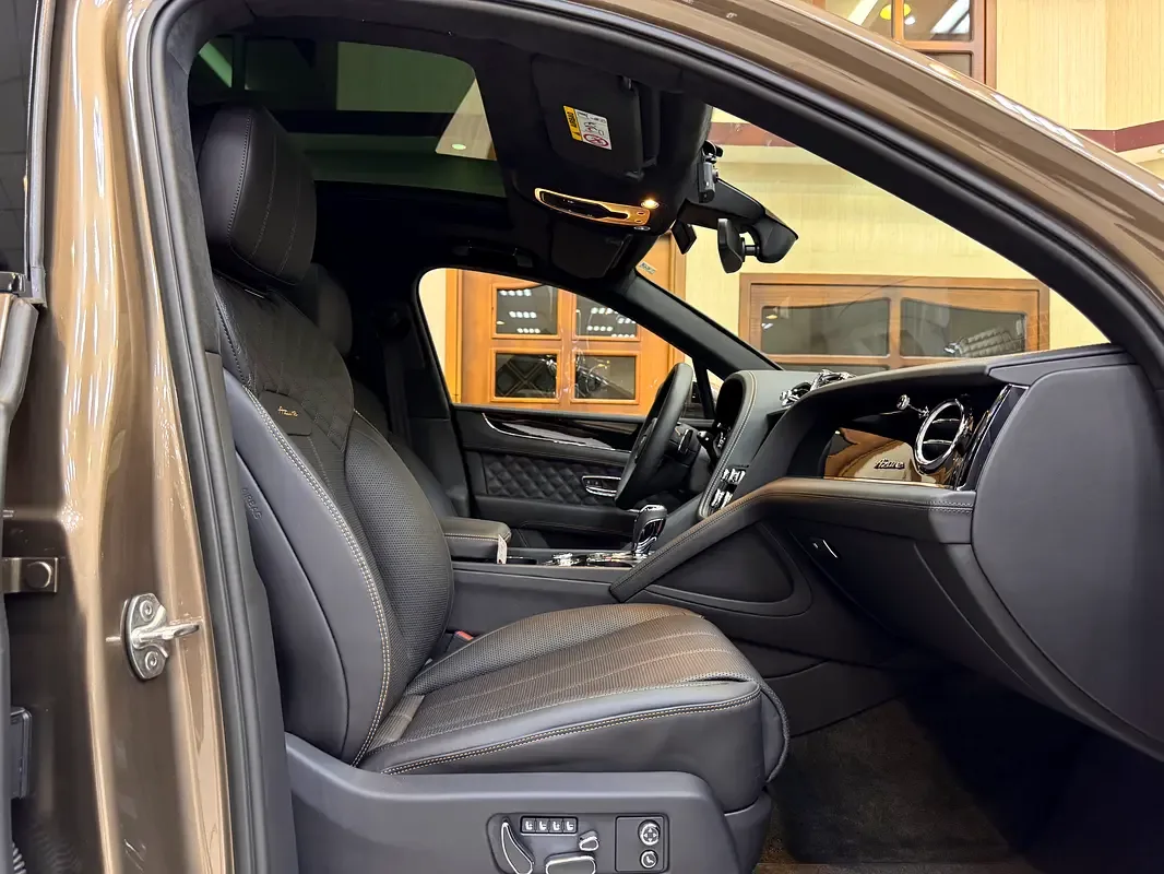 Bentley Bentayga 4.0 AT 4WD (550 حصان) - 13