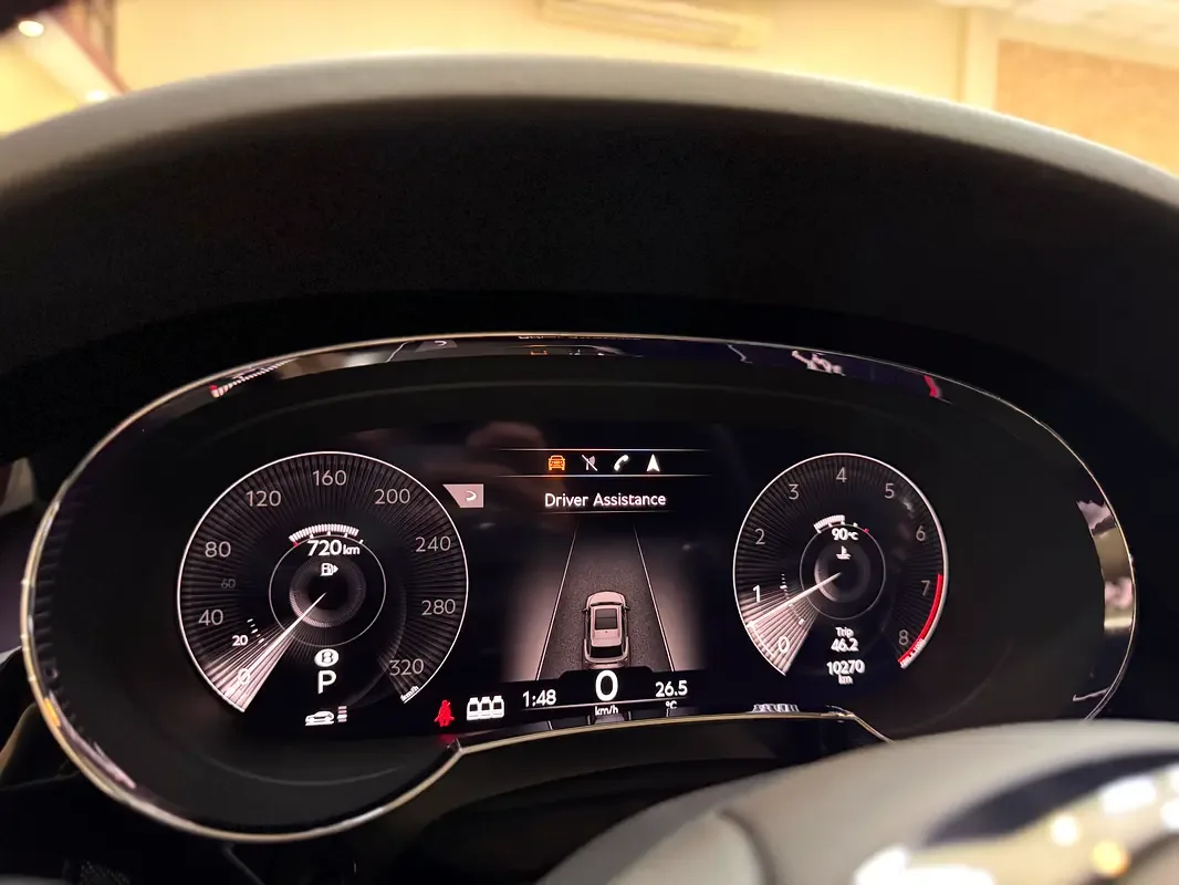 Bentley Bentayga 4.0 AT 4WD (550 حصان) - 16