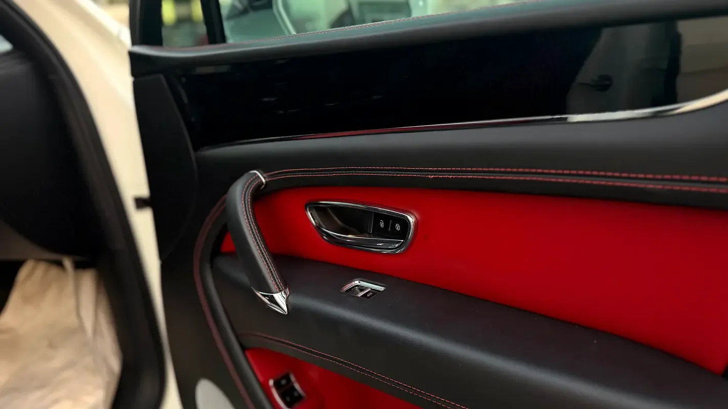 Bentley Bentayga 4.0 AT AWD (550 حصان) - 6