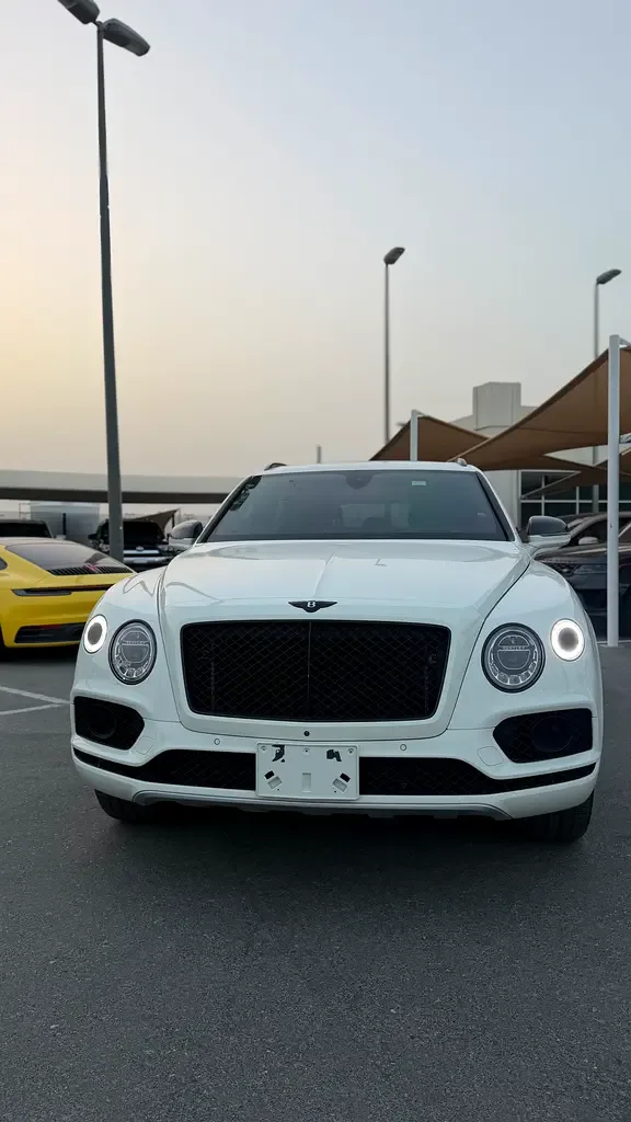 Bentley Bentayga 4.0 AT AWD (550 حصان) - 4