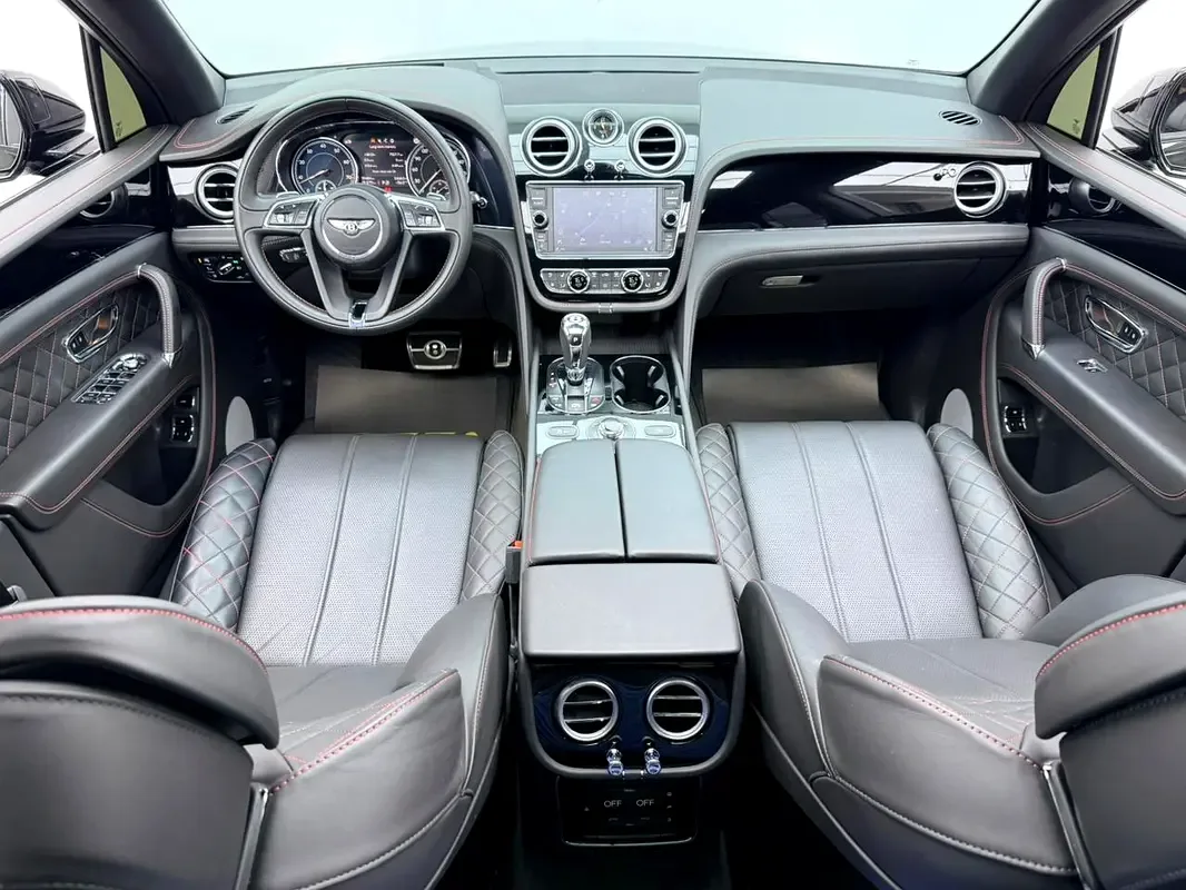 Bentley Bentayga 4.0 AT AWD (550 hp) - 9