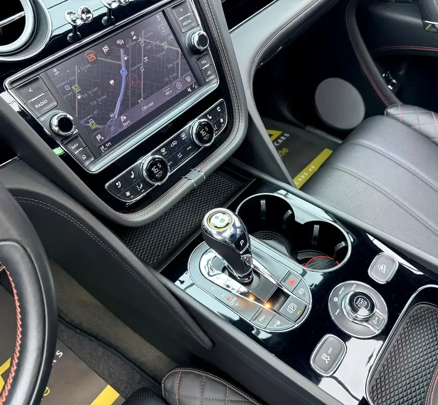 Bentley Bentayga 4.0 AT AWD (550 hp) - 17