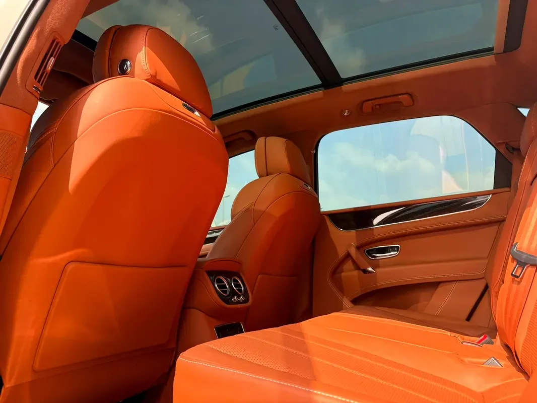 Bentley Bentayga 4.0 AT AWD (550 hp) - 8