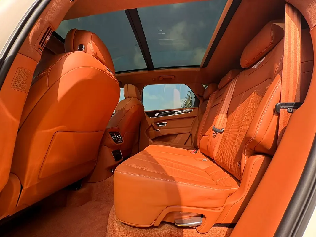 Bentley Bentayga 4.0 AT AWD (550 hp) - 10
