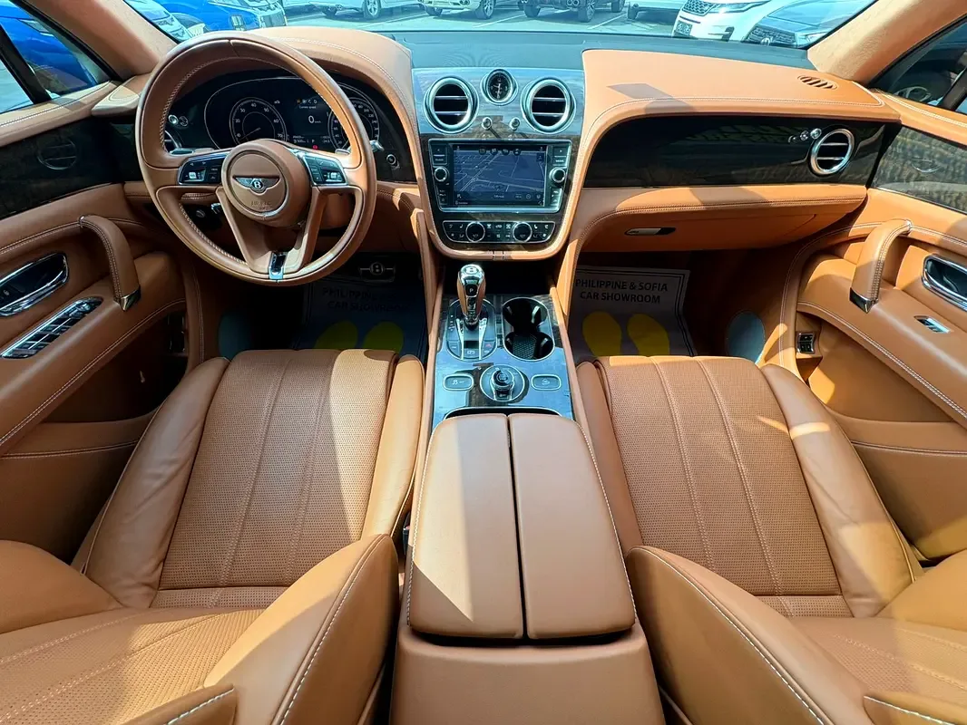Bentley Bentayga 4.0 AT AWD (550 hp) - 13