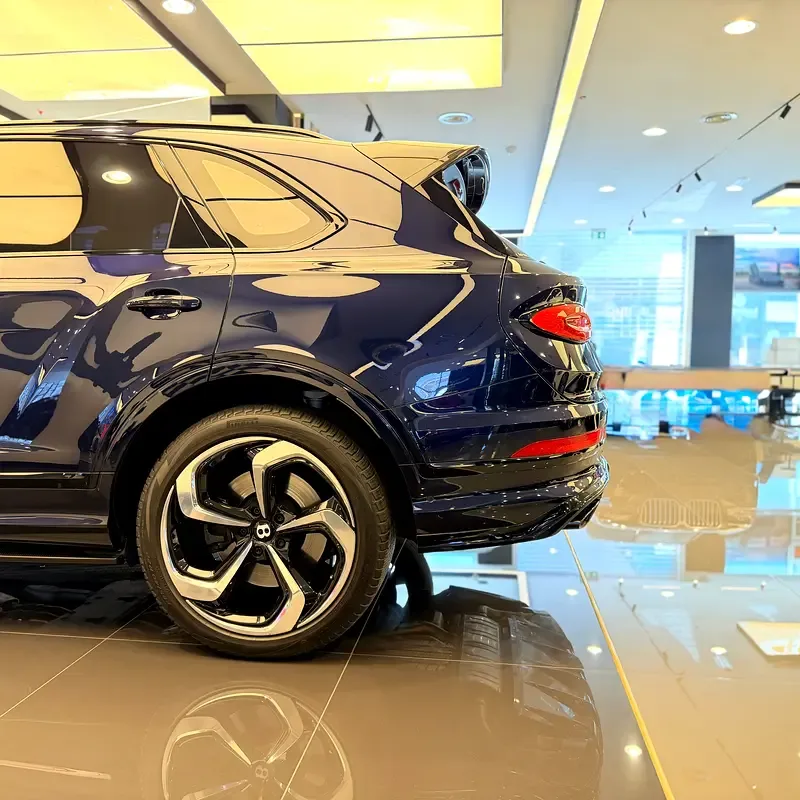 Bentley Bentayga 4.0 AT AWD (650 حصان) - 3