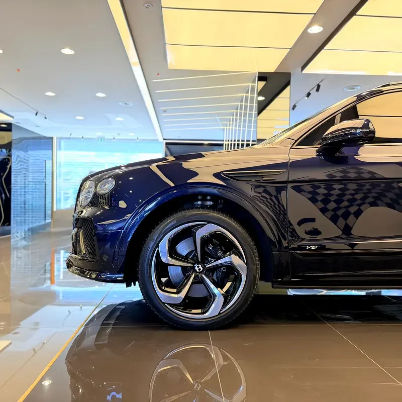 Bentley Bentayga 4.0 AT AWD (650 حصان) - 2