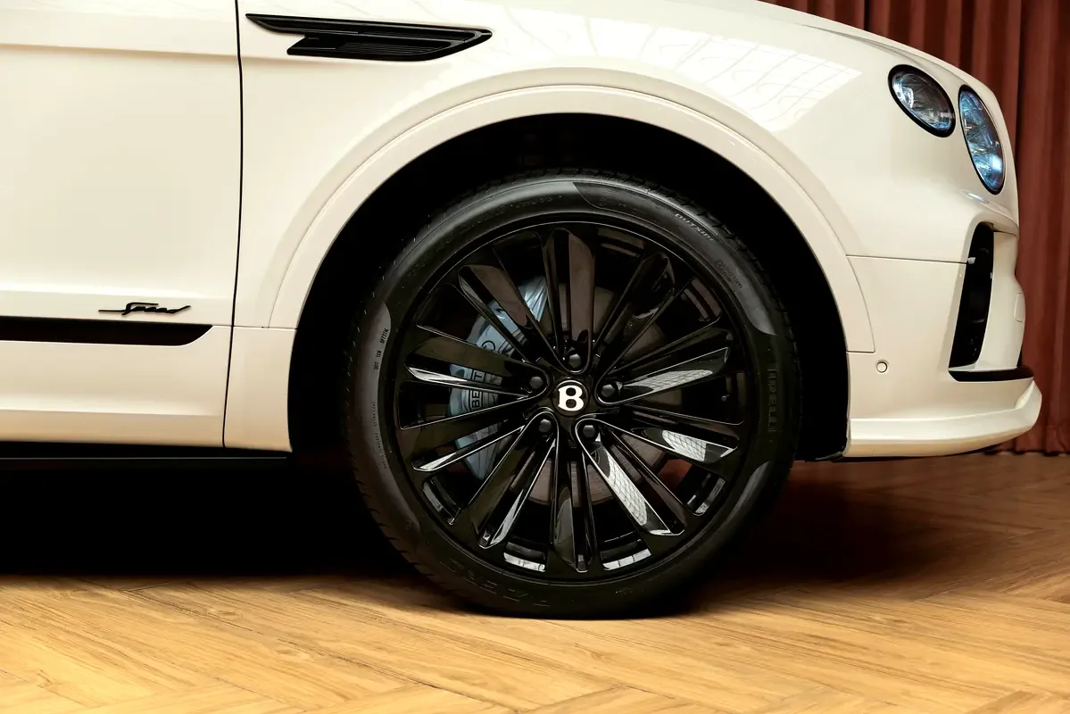 Bentley Bentayga 6.0 AT 4WD (635 hp) - 6