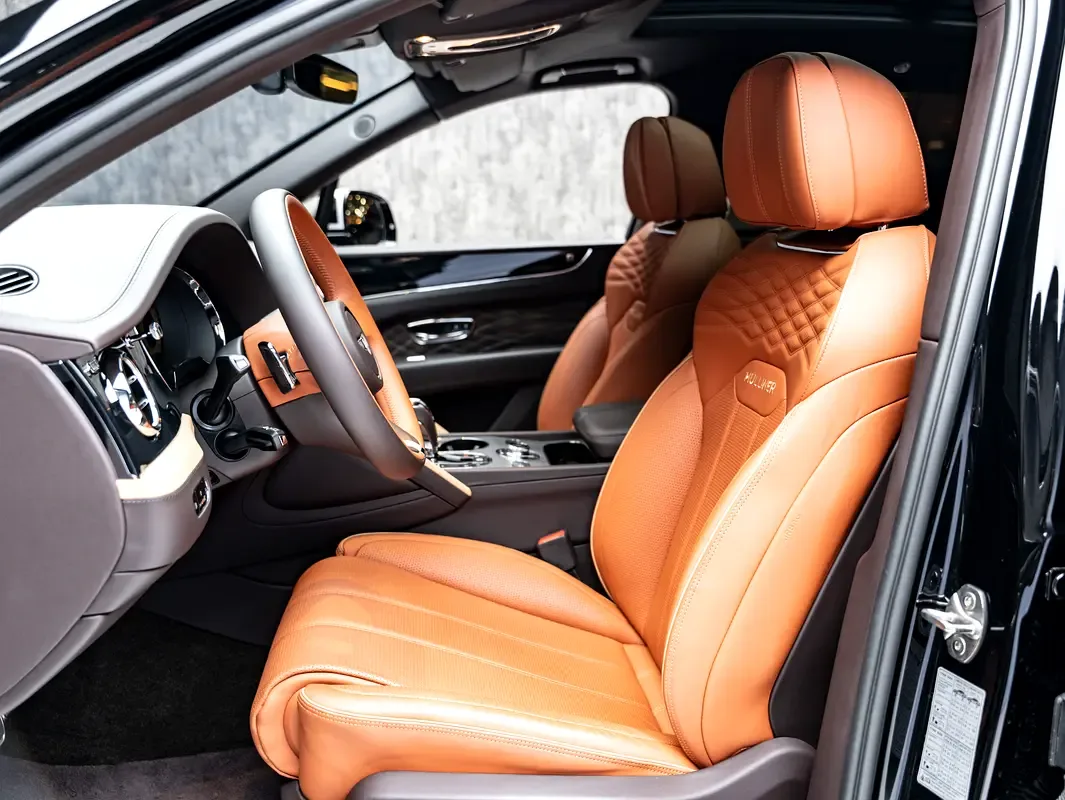 Bentley Bentayga 6.0 AT 4WD (635 حصان) - 9