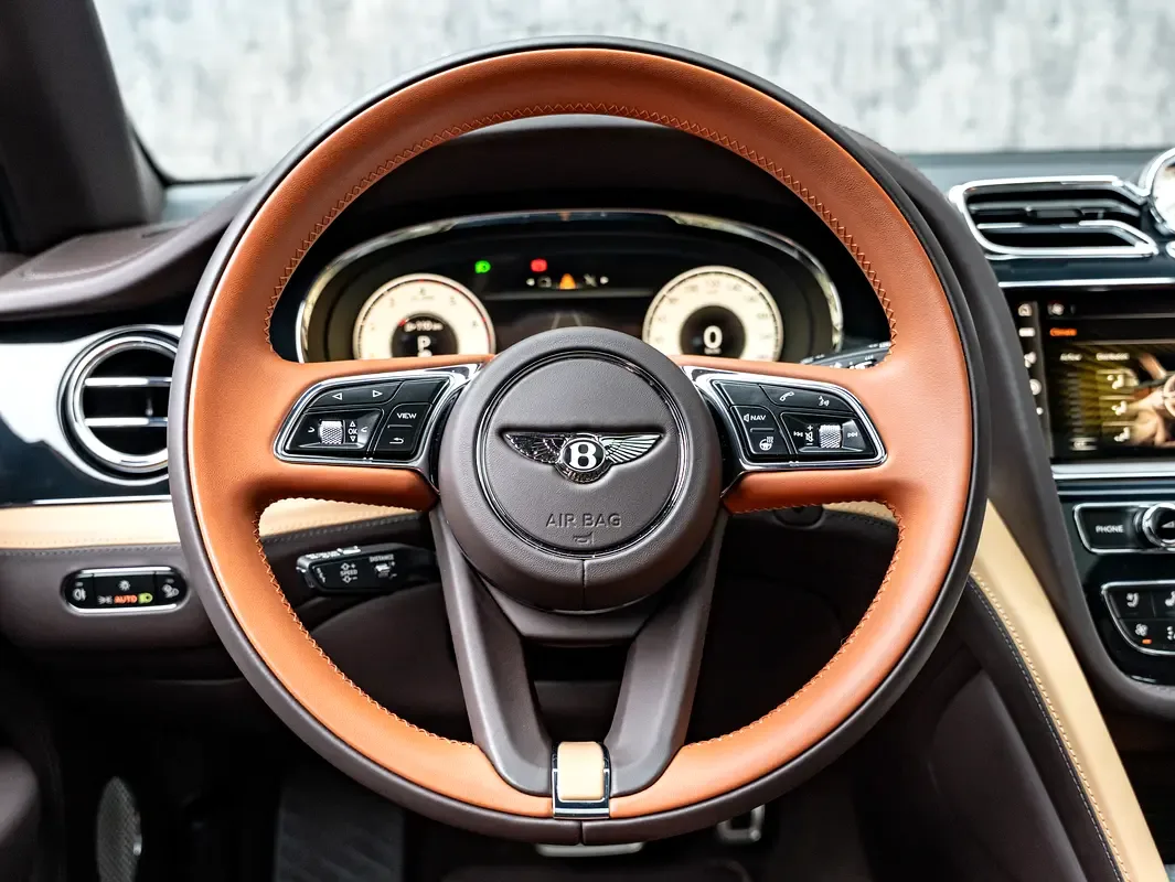 Bentley Bentayga 6.0 AT 4WD (635 حصان) - 11