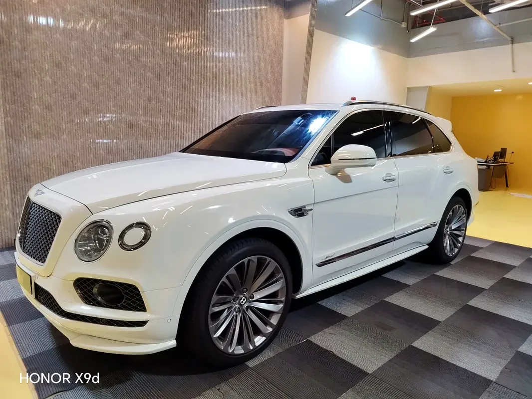 Bentley Bentayga 6.0 AT AWD (608 hp)