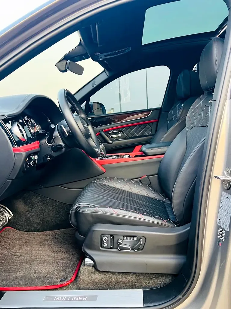 Bentley Bentayga 6.0 AT AWD (608 حصان) - 7
