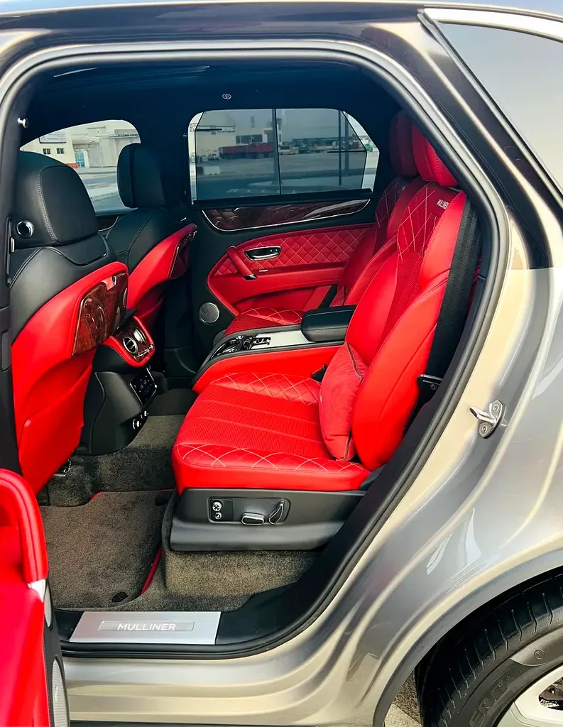 Bentley Bentayga 6.0 AT AWD (608 حصان) - 8