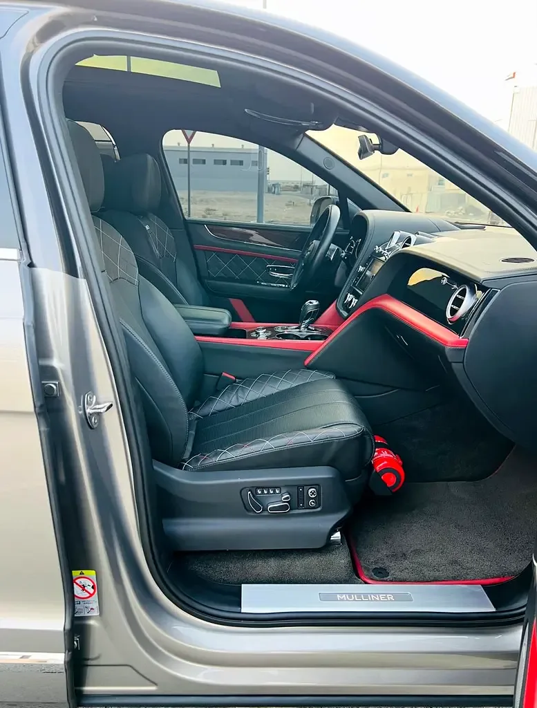 Bentley Bentayga 6.0 AT AWD (608 حصان) - 12