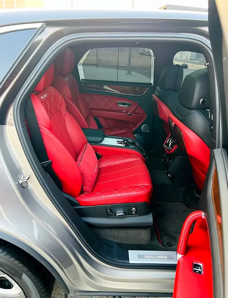 Bentley Bentayga 6.0 AT AWD (608 حصان) - 13