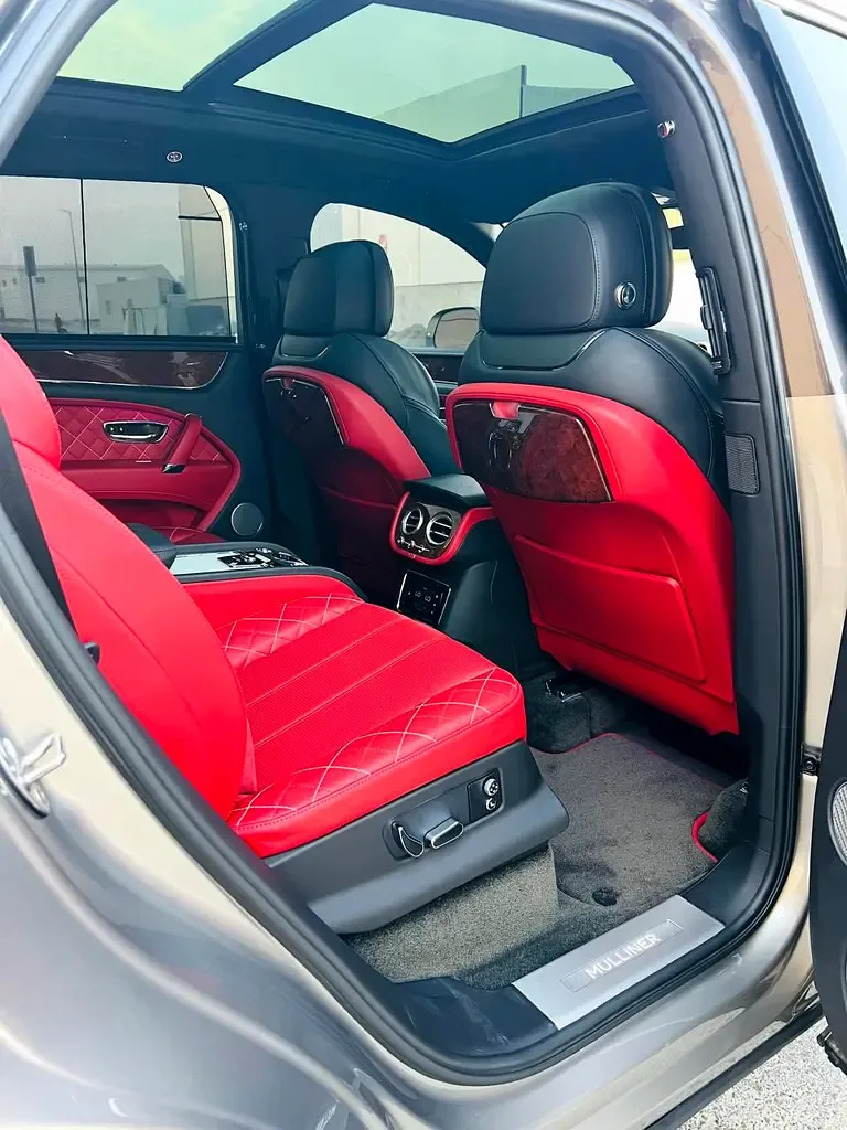 Bentley Bentayga 6.0 AT AWD (608 حصان) - 11