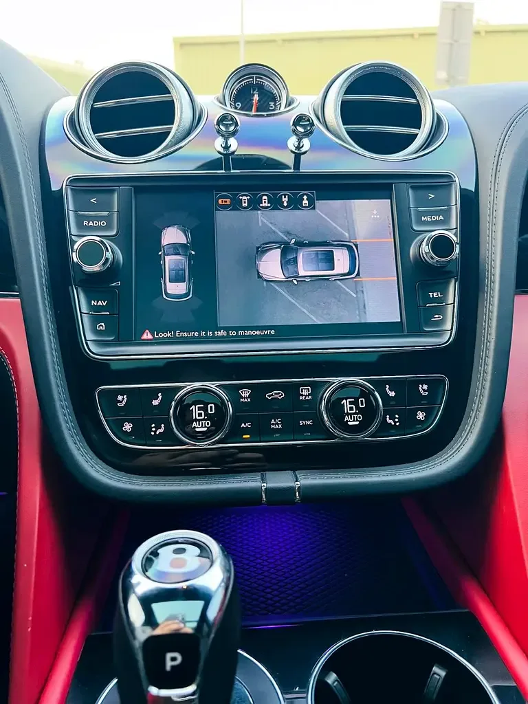 Bentley Bentayga 6.0 AT AWD (608 حصان) - 14