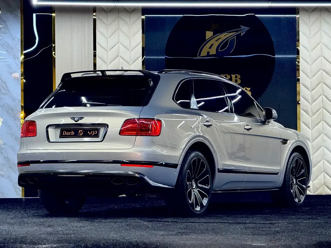 Bentley Bentayga 6.0 AT AWD (635 حصان) - 3