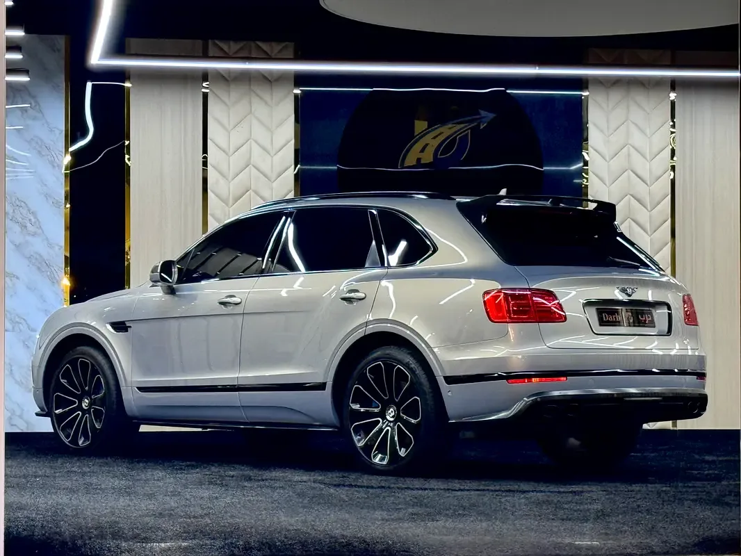 Bentley Bentayga 6.0 AT AWD (635 حصان) - 4