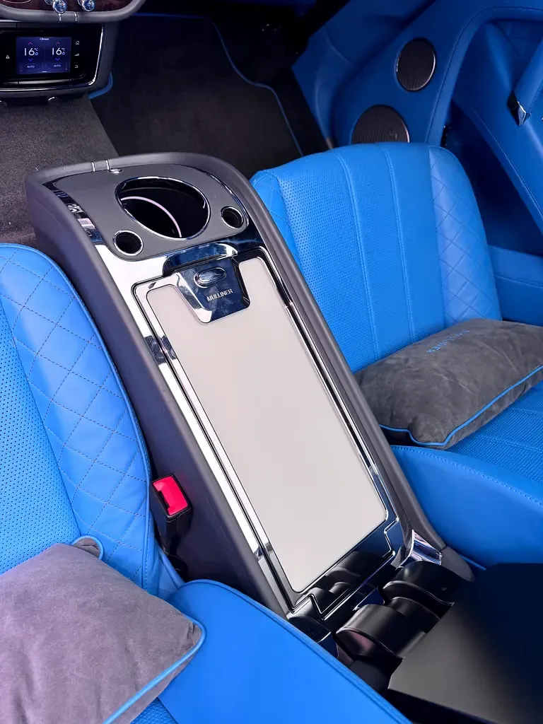 Bentley Bentayga 6.0 AT AWD (635 حصان) - 9