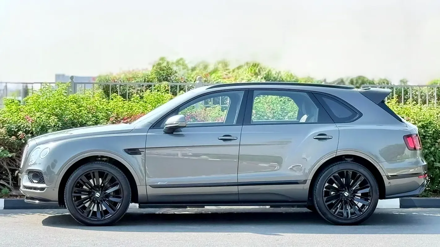 Bentley Bentayga 6.0 AT AWD (635 حصان) - 4