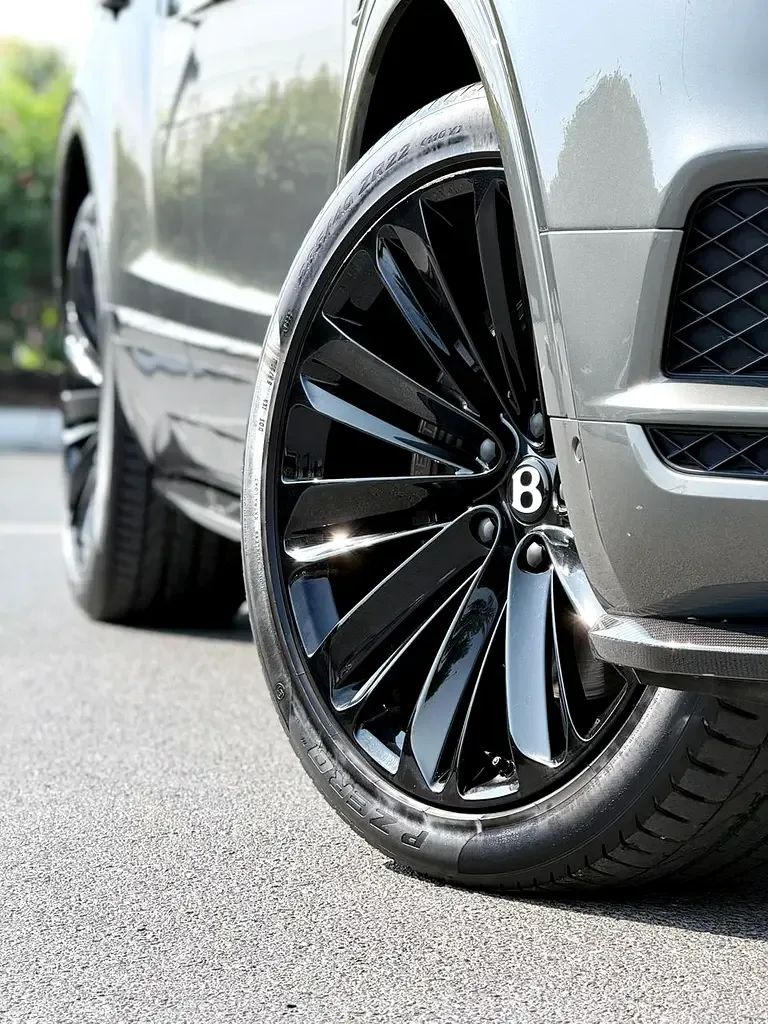 Bentley Bentayga 6.0 AT AWD (635 حصان) - 7