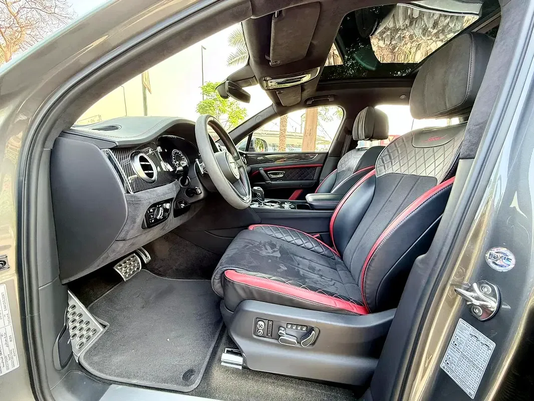 Bentley Bentayga 6.0 AT AWD (635 حصان) - 8