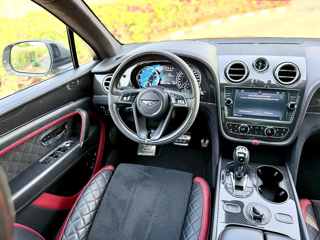 Bentley Bentayga 6.0 AT AWD (635 حصان) - 11