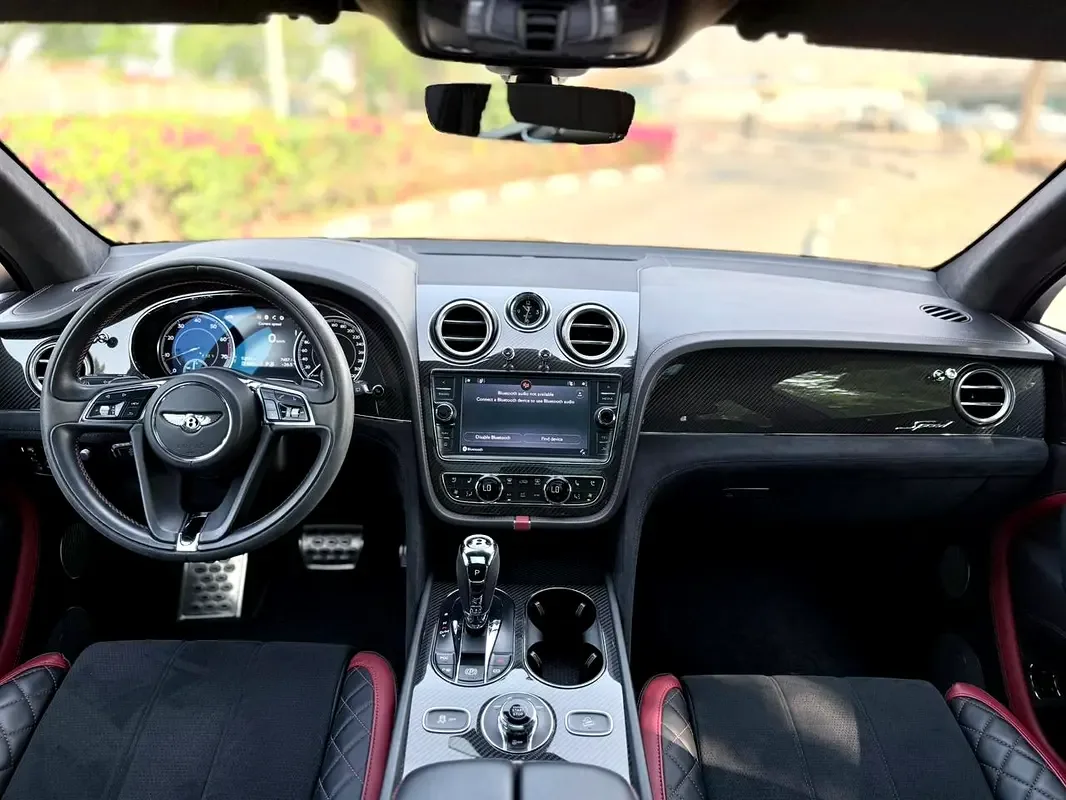 Bentley Bentayga 6.0 AT AWD (635 حصان) - 13